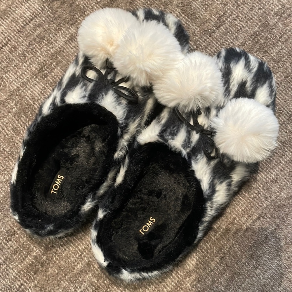Toms slippers